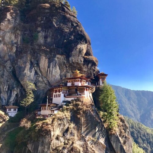 Bhutan in a Glimpse: Himalayan Wonders
